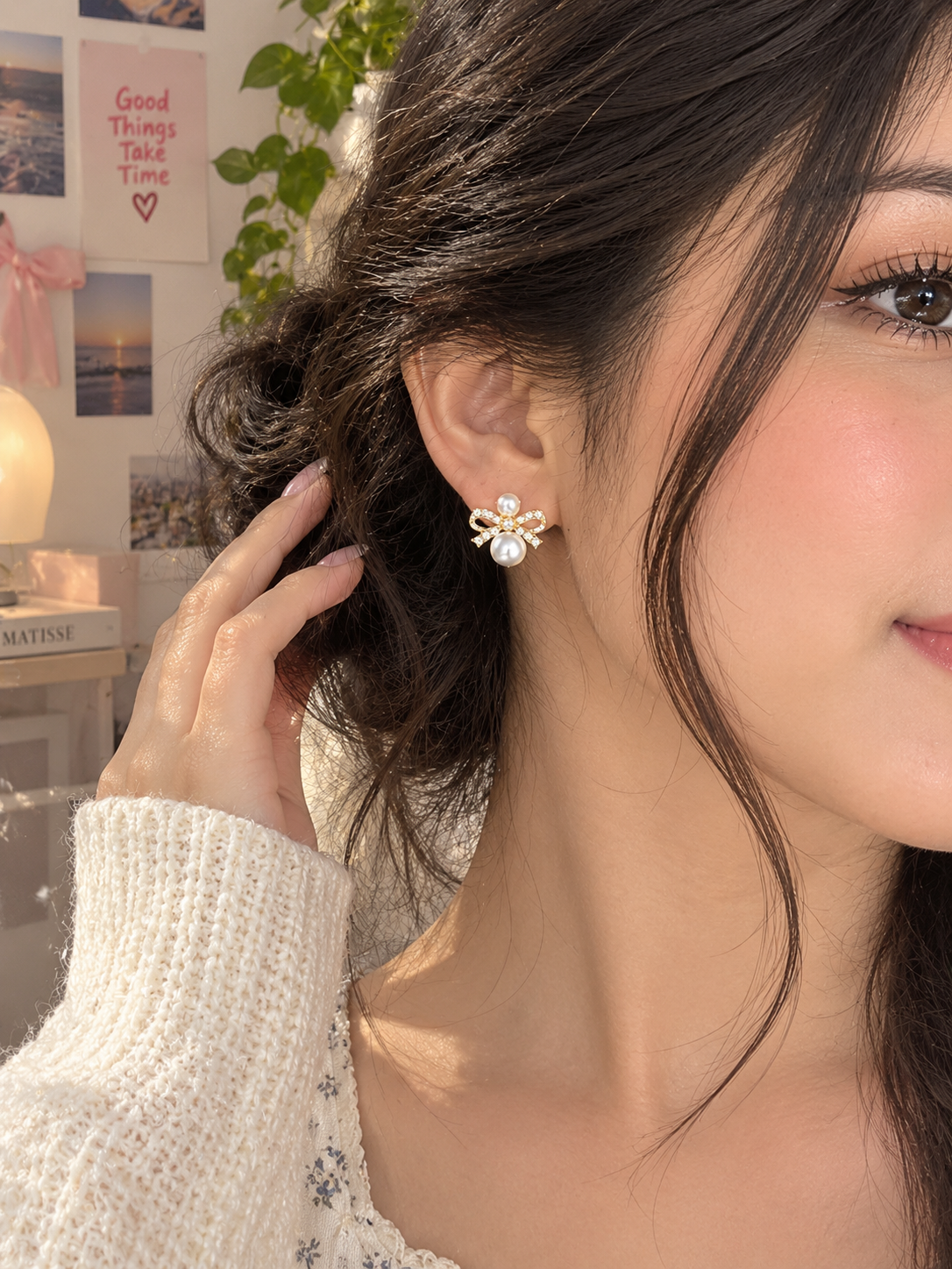 Loop Pearl Bow Earrings